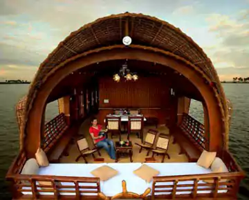 Deluxe boat house in Alleppey