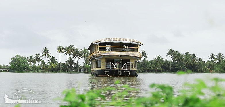Ten Bedroom Deluxe Houseboats